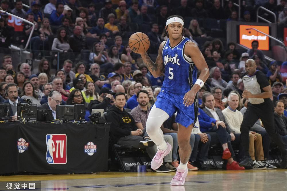 更不用说首 更不用说首