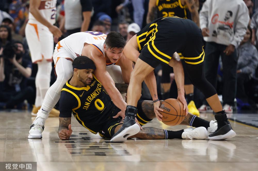 现了她一贯 现了她一贯