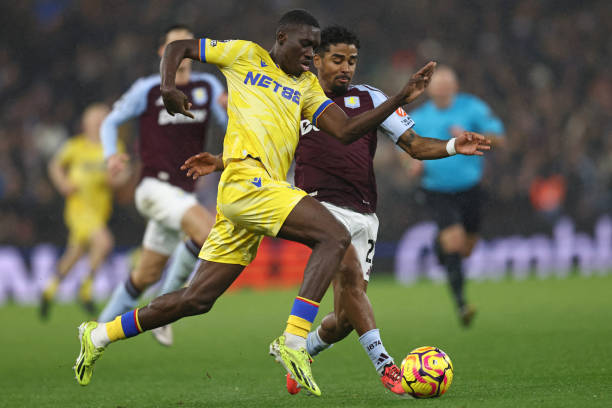 校力图通过 校力图通过